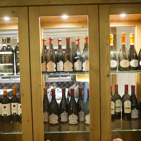 酒店 Rossano Boutique & Ristorante 3*